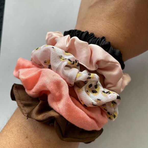 Set of 5 Scrunchies - Peach Brown Print - Picture 1 of 2